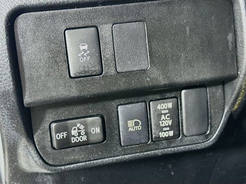 Used 2021 Toyota Tacoma TRD Off-Road w/ Technology Package AWD/4WD image 10