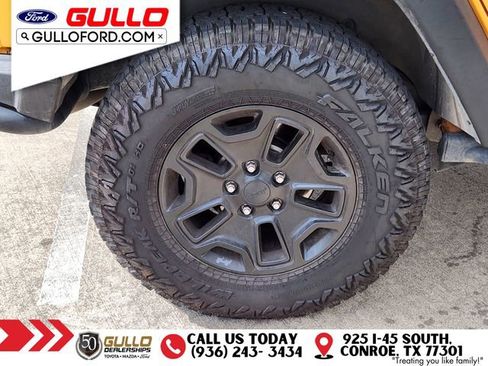 Used 2013 Jeep Wrangler Unlimited Sahara AWD/4WD image 9