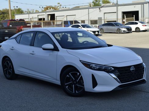 Used 2024 Nissan Sentra SV image 7