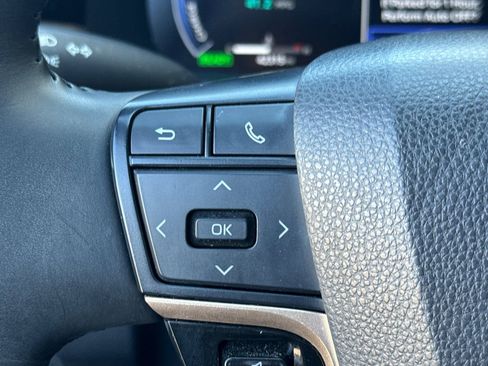 Certified 2023 Toyota Crown XLE image 30