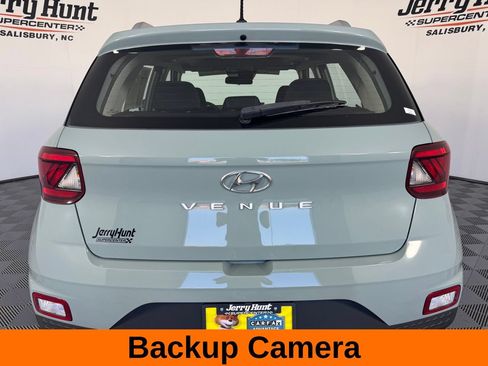 Used 2025 Hyundai Venue SEL FWD image 8