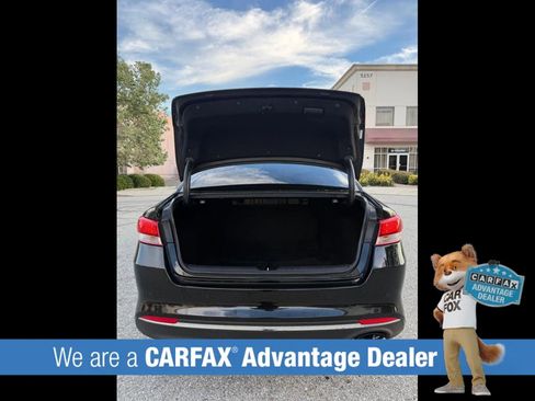 Used 2018 Kia Optima LX w/ 17" Alloy Wheels Package FWD image 16