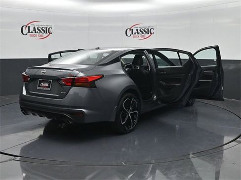 Used 2025 Nissan Altima 2.5 SR image 35