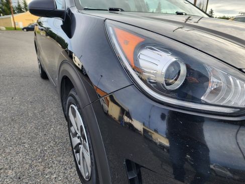 Used 2018 Kia Niro LX image 30