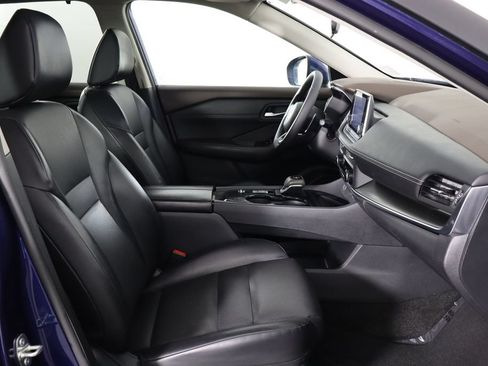 Used 2023 Nissan Rogue SV w/ SV Premium B Package FWD image 18