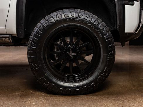 Used 2024 GMC Sierra 2500 Denali Ultimate image 12