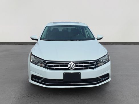 Used 2016 Volkswagen Passat 1.8T SE FWD image 8