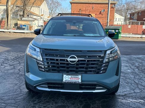 New 2026 Nissan Pathfinder Platinum image 2