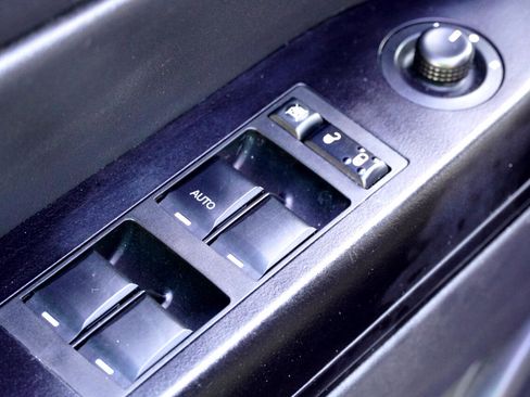 Used 2015 Jeep Compass Sport image 16