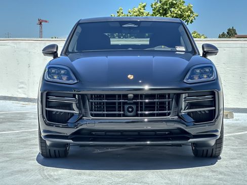 New 2026 Porsche Cayenne Turbo GT AWD/4WD image 11