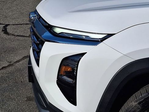 Used 2025 Chevrolet Equinox LT FWD image 26
