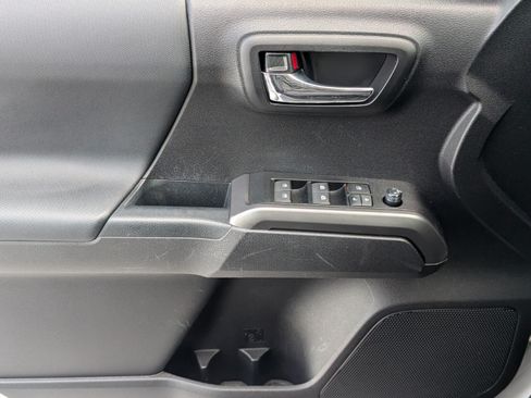 Used 2021 Toyota Tacoma TRD Sport RWD image 29