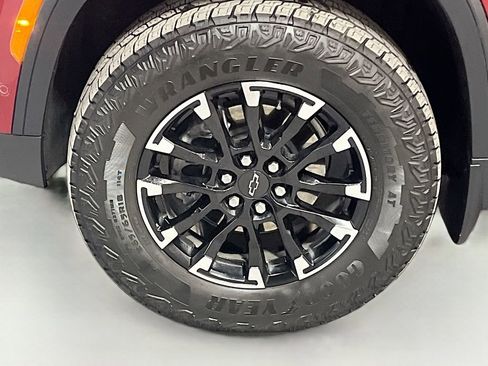 Used 2024 Chevrolet Traverse Z71 w/ Enhanced Driving Package image 33