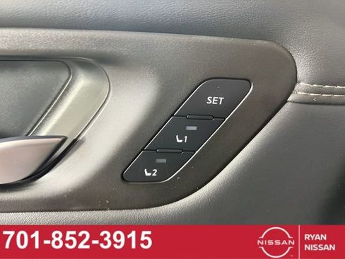 New 2025 Nissan Pathfinder Platinum image 27