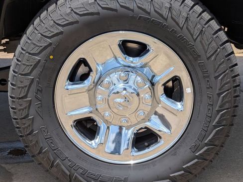 Used 2022 RAM 2500 Big Horn AWD/4WD image 11