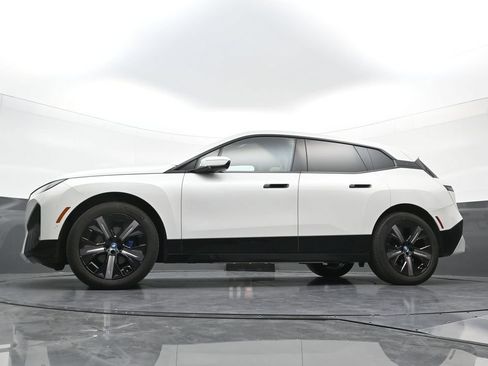 Used 2024 BMW iX xDrive50 w/ Sport Package AWD/4WD image 25