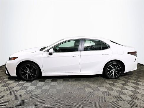 Certified 2023 Toyota Camry SE image 5