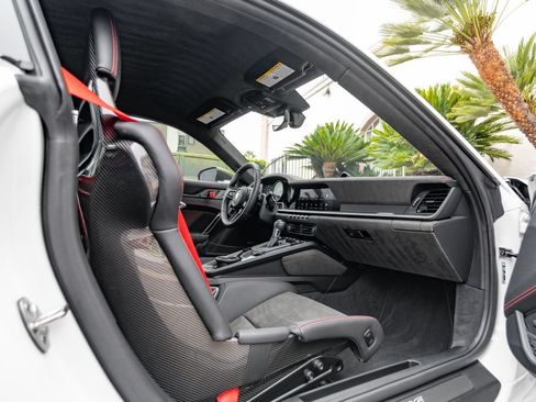 Used 2025 Porsche 911 GT3 RS RWD image 29