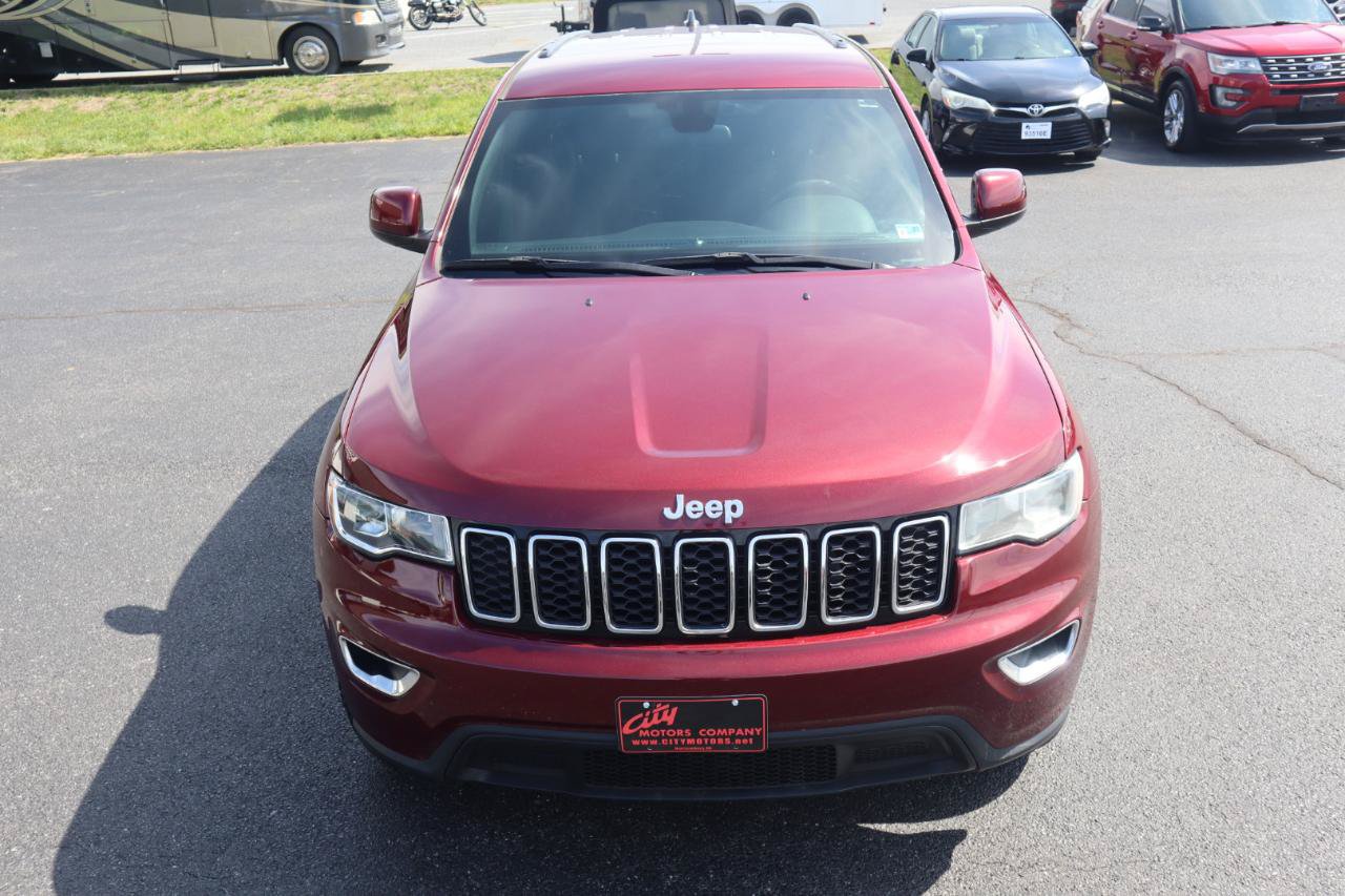 Used 2018 Jeep Grand Cherokee Laredo AWD/4WD image 4