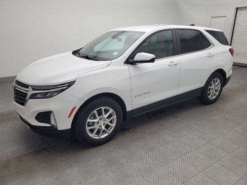 Used 2023 Chevrolet Equinox LT image 2