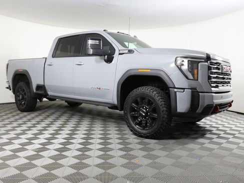 Certified 2025 GMC Sierra 2500 AT4 w/ Technology Package image 3