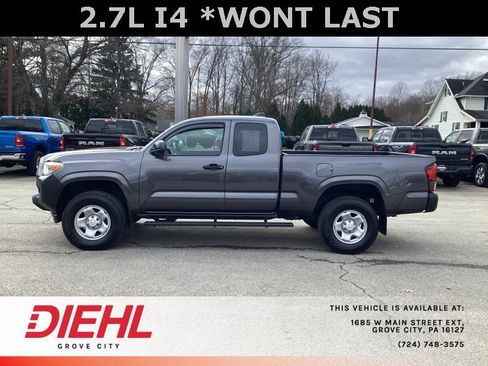 Used 2022 Toyota Tacoma SR image 4
