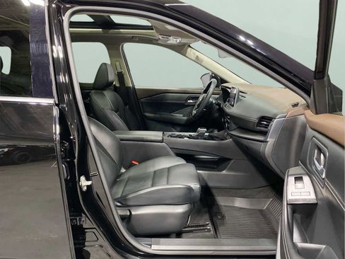 Used 2023 Nissan Rogue SV w/ SV Premium B Package image 30