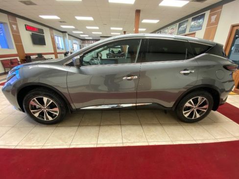 Used 2021 Nissan Murano S image 2