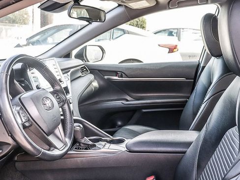 Used 2022 Toyota Camry SE image 17
