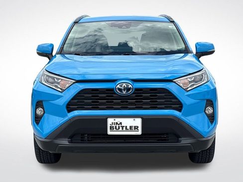 Used 2020 Toyota RAV4 XLE w/ XLE Grade Weather Package AWD/4WD image 11