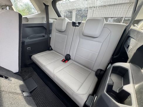 Used 2021 Volkswagen Tiguan SE image 13