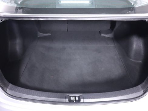 Used 2022 Toyota Corolla LE FWD image 32