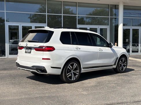 Used 2021 BMW X7 xDrive40i w/ M Sport Package AWD/4WD image 5