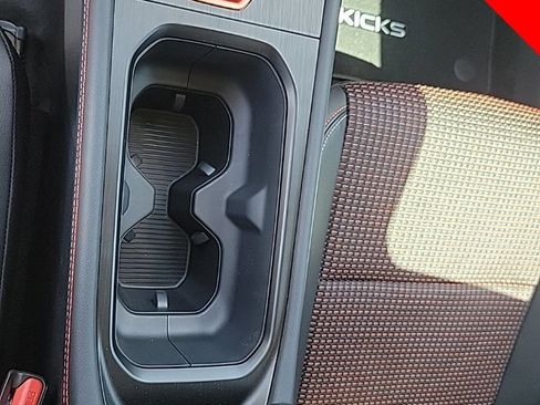 New 2025 Nissan Kicks SR w/ SR Premium Package FWD image 29