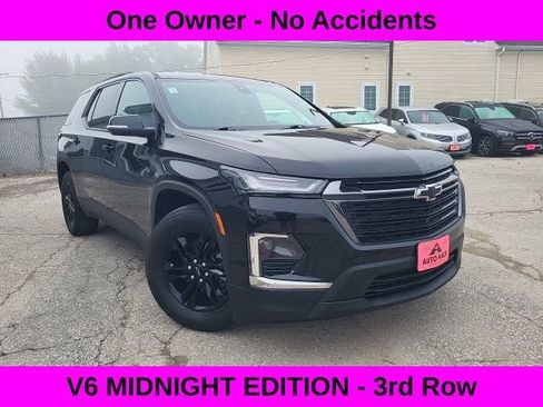 Used 2023 Chevrolet Traverse LT w/ Rear Camera Mirror Package AWD/4WD image 1