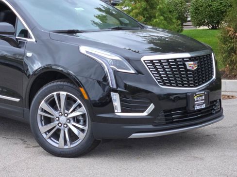 New 2025 Cadillac XT5 Premium Luxury image 2