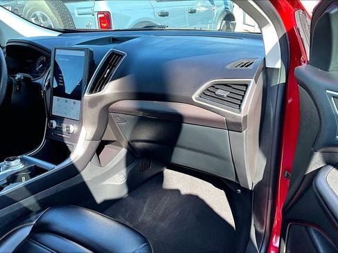 Certified 2024 Ford Edge SEL w/ Convenience Package image 15
