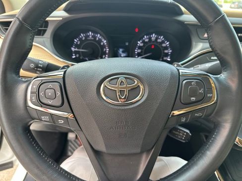 Used 2017 Toyota Avalon Touring FWD image 11
