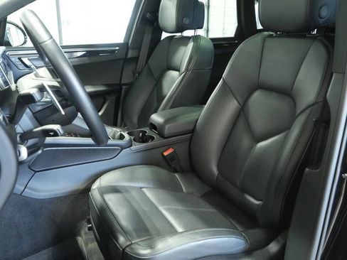 Used 2024 Porsche Macan image 5