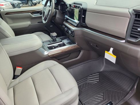 New 2026 Chevrolet Silverado 1500 RST w/ Z71 Off-Road Package AWD/4WD image 9