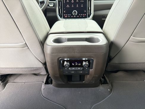 New 2026 GMC Yukon XL Elevation w/ Elevation Premium Package AWD/4WD image 29
