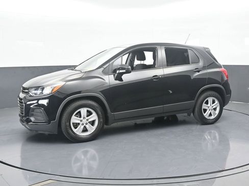 Used 2020 Chevrolet Trax LS image 2