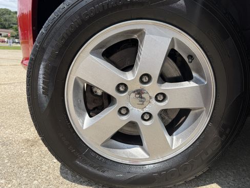 Used 2012 Dodge Grand Caravan SXT FWD image 36