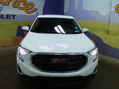 Used 2020 GMC Terrain SLE FWD image 3