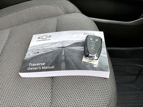 Used 2023 Chevrolet Traverse LT w/ Midnight/Sport Edition image 12