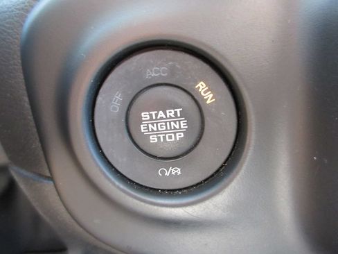 Used 2023 Jeep Wrangler Unlimited Sahara w/ LED Lighting Group AWD/4WD image 27