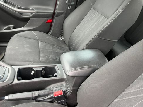 Used 2017 Ford Focus SEL image 15