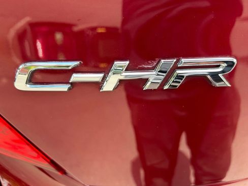 Used 2019 Toyota C-HR Limited FWD image 36