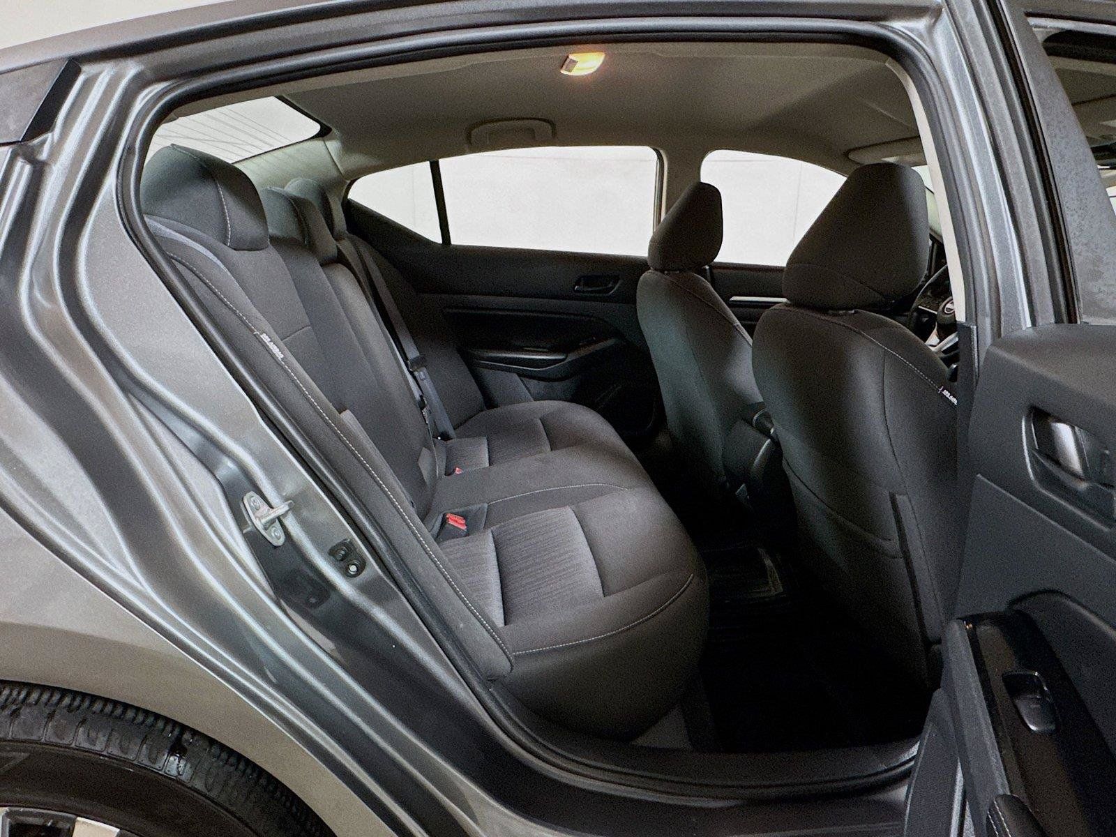 Used 2023 Nissan Altima 2.5 SV FWD image 23