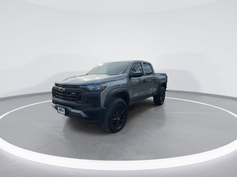 Used 2025 Chevrolet Colorado Trail Boss image 4